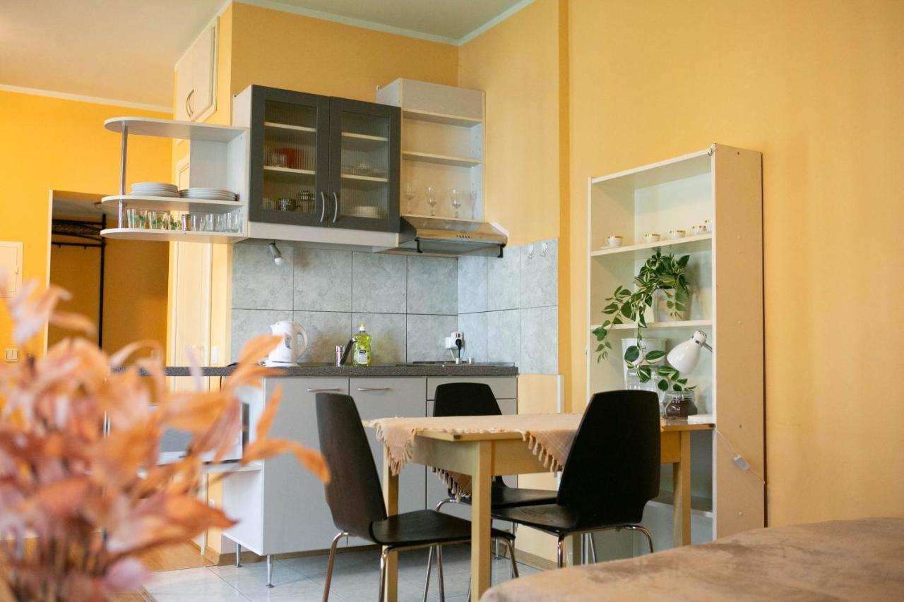 Center Of City Apartments, Bus Station 1Min, Airport 5 Min Tallin Exterior foto