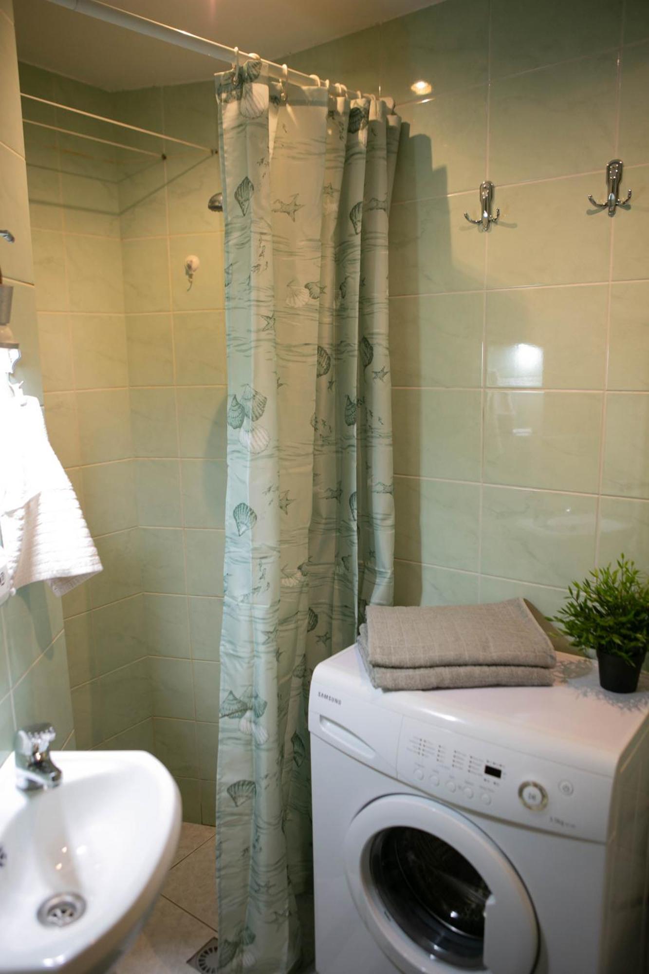 Center Of City Apartments, Bus Station 1Min, Airport 5 Min Tallin Exterior foto